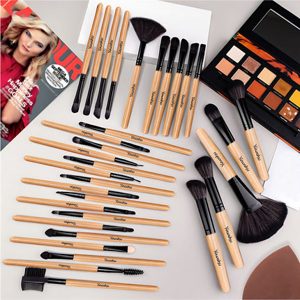 A Portable 32-piece Makeup Brush Set That's Perfect For Travel, Business Trips, And Outdoor Makeup.